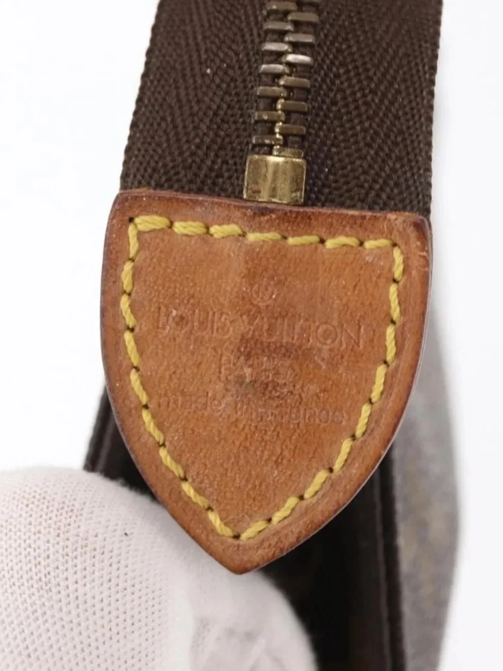 LOUIS VUITTON Monogram Poche Toilette 15 Pouch M47546 LV Auth 168185